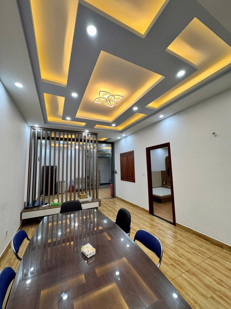 Bán Tòa Nhà Trường Mầm Non – Mặt Tiền Thạnh Lộc 29, Q12 – Giá Rẻ