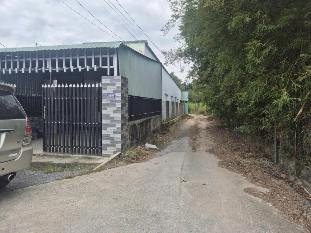 Chính Chủ Bán Nhà Xã Trung Lập Hạ - Huyện Củ Chi - Tphcm – 140M² – 131M² Thổ Cư – Sân Ô Tô Rộng
