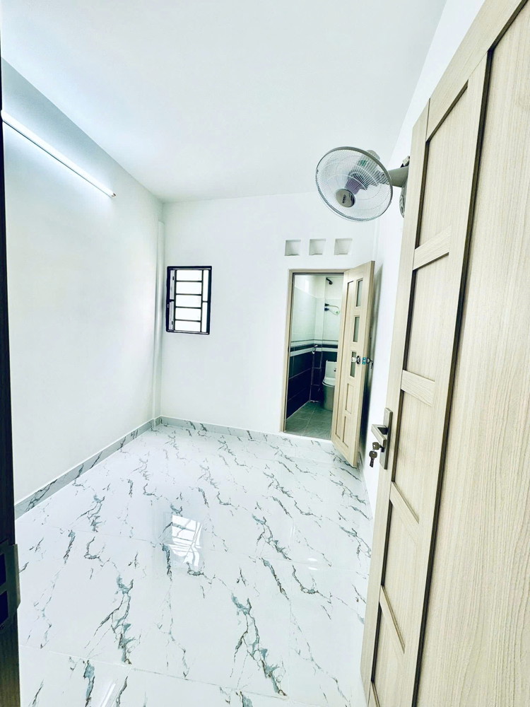 Nhà Mới 1 Lầu/2pn Hẻm 136 Nguyễn Thị Tần P2q8 Đối Diện Chợ Rạch Ông
