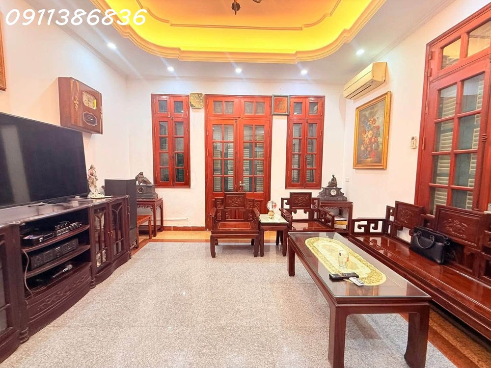 Gara Ô Tô, Nhà Đẹp Nguyễn Khang 71M 5T, Thoáng Tứ Phía, Dân Trí Tuyệt Vời, 31.8 Tỷ