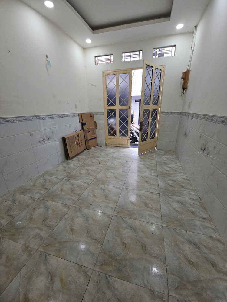 Bán Nhà Sát Mặt Tiền Q4 Cạnh Q1 Hẻm 4M Có 3Đ