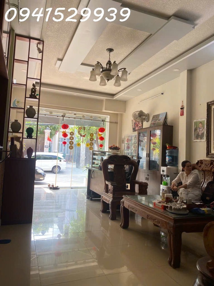 Sâp Giá 10Ty300 -Nhá 1 Trệt 2 Lầu 4Pn ,Ngang 4 Dài 16 ,Ô Tô Đậu Trong Nhà ; Mặt Tiền 8M , Tam Phú