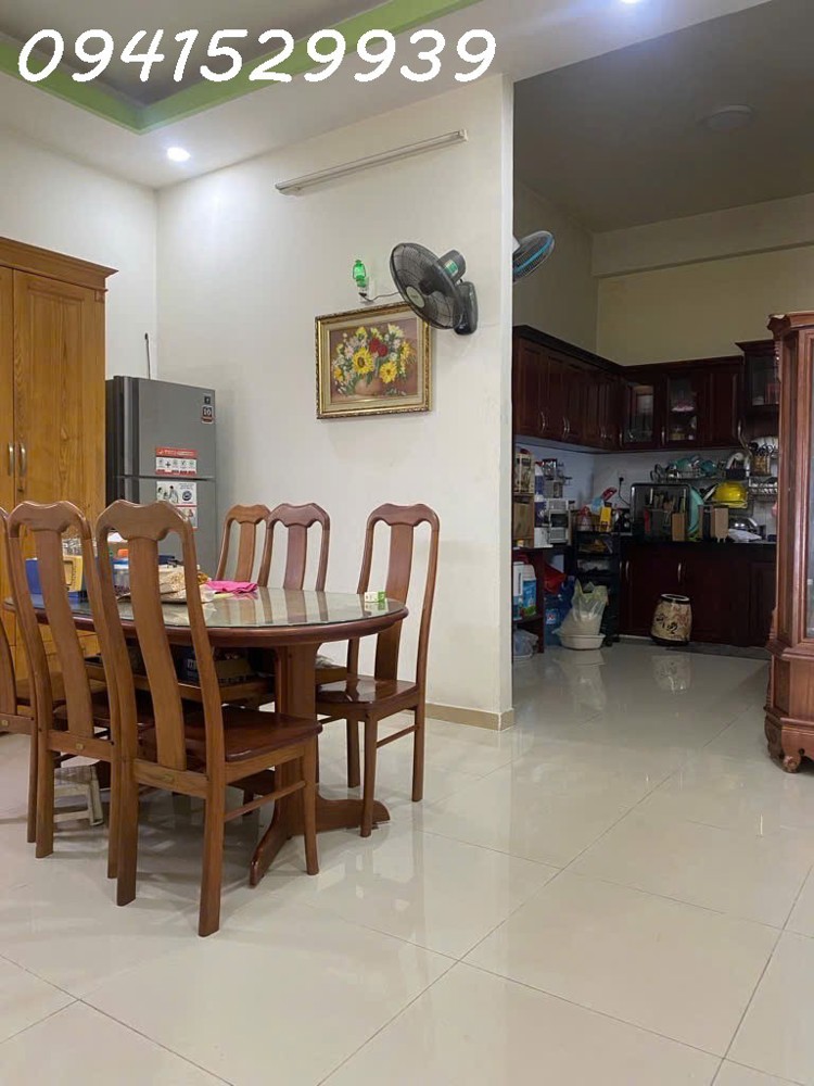 Sâp Giá 10Ty300 -Nhá 1 Trệt 2 Lầu 4Pn ,Ngang 4 Dài 16 ,Ô Tô Đậu Trong Nhà ; Mặt Tiền 8M , Tam Phú