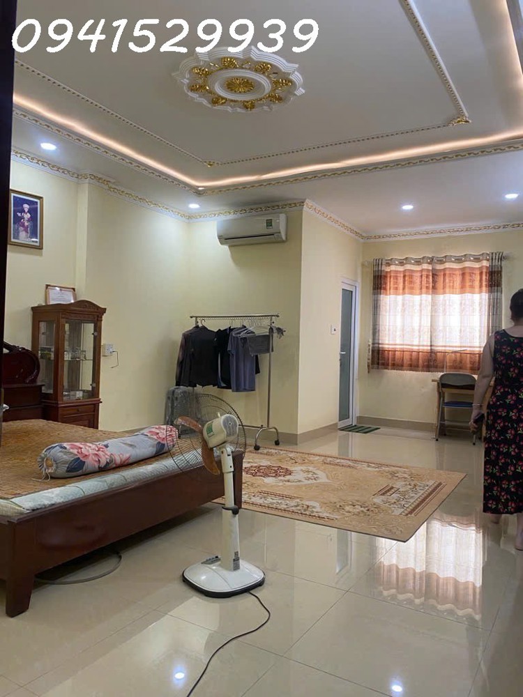Sâp Giá 10Ty300 -Nhá 1 Trệt 2 Lầu 4Pn ,Ngang 4 Dài 16 ,Ô Tô Đậu Trong Nhà ; Mặt Tiền 8M , Tam Phú