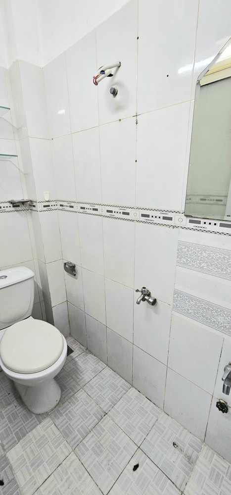 Bán Nhà Rẻ Đẹp Có 2 Tỷ Q4 Hẻm 4M