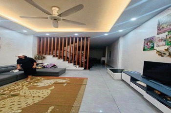 Bán Nhà Ngô Thì Sỹ, Hà Đông: 4 Tầng, Ô Tô Đỗ Cửa, Gần Phố