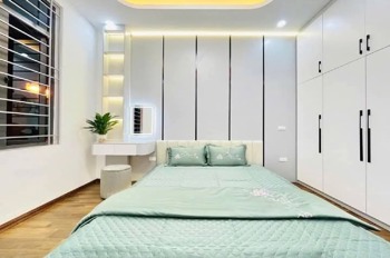 Siêu phẩm nhà đẹp Tạ Quang Bửu: 38m² x 5 tầng, thang máy, full nội thất, gần phố