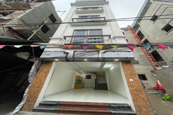 Siêu phẩm lô góc 3 thoáng - Ô tô qua cửa - 20m ô tô tránh - Nhà đẹp ở ngay - Tiện ích vượt trội