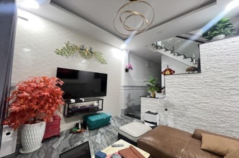 Nhà 2 Tầng 88m2 Q9, Tặng Nội Thất, Hẻm Xe Tải - Vị Trí Đắc Địa