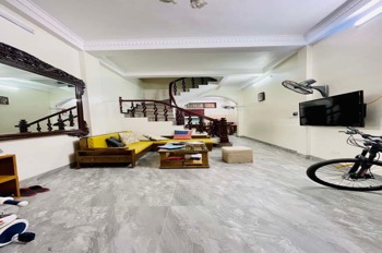 Nhà Cầu Giấy 81m2, 6PN - Vị Trí Đẹp, Giá Tốt