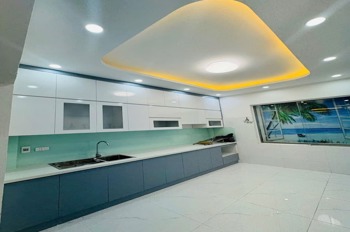 Bán Nhà Nam Từ Liêm 40m2, 5 Tầng, Ô Tô Đỗ Cửa, Giá 8 Tỷ