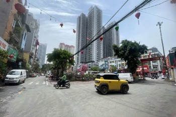 Cầu Am Vạn Phúc: Nhà 4 Tầng, 34m², Giá 6.95 Tỷ - Vị Trí Đắc Địa