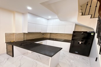 Bán nhà Trương Định - 37m² - 5 Tầng - Nội Thất Cao Cấp - Gần Ô Tô - Giá Tốt