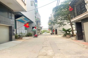 Bán đất phân lô cán bộ - 50m2, mặt tiền 4.5m, ô tô vào nhà, giá 8 tỷ