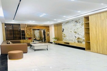 Bán nhà Cầu Giấy 6 tầng, thang máy, ô tô vào nhà - Vị trí đắc địa, an ninh tốt