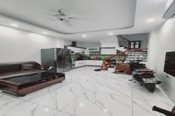 Hồ Tùng Mậu - Goldmark City: Nhà 5 Tầng, 30m2, Giá 7.5 Tỷ - Full Nội Thất