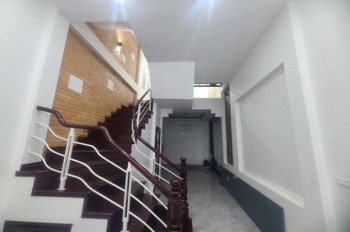Bán nhà Hoàng Ngân 40m2, 5 Tầng, 8.x Tỷ, Ô Tô Tránh, Sổ Vuông