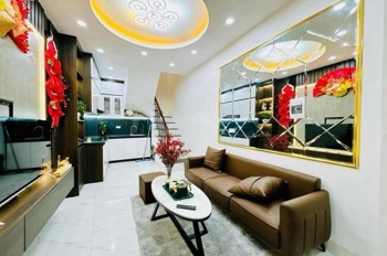 Bán nhà Cầu Giấy giá 4.5 tỷ - Vị trí đẹp, thiết kế hiện đại
