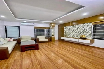 Bán nhà mặt tiền Pháo Đài Láng - 7.6 tỷ - Full nội thất - Kinh doanh sầm uất