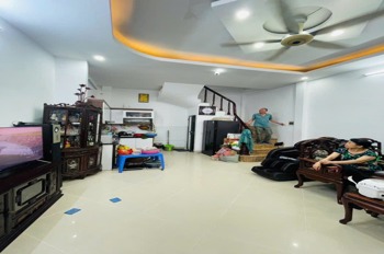 Bán Nhà Trung Tâm Hoàng Mai 35m2, Giá 6.x Tỷ - Dân Xây, Ô Tô Gần