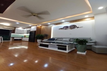 Nhà Đẹp Quận Đống Đa - 5 Tầng, 37m2 - Giá 7.8 Tỷ - Vị Trí Vàng