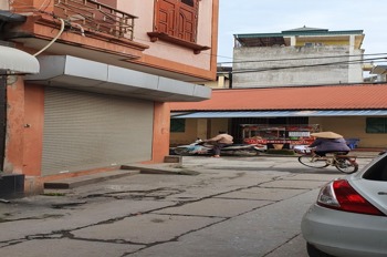Chính chủ cho thuê nhà riêng 3 tầng, kinh doanh đắc đạo - Khu dân cư sầm uất