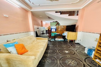 Bán nhà Quận 3, 33m2, 4 Tầng, 5PN, Giá 6.3 tỷ - Vị trí đẹp, Sổ Chính Chủ