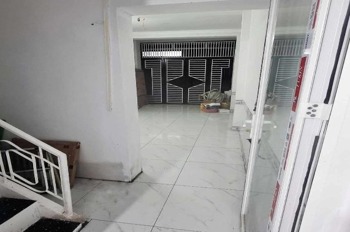 Nhà Cầu Giấy - 9.5 tỷ - 39m2 - Ngõ Lạc Long Quân - Hồ Tây - Dòng Tiền Ổn Định