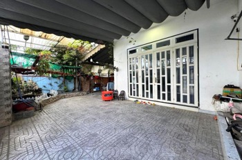 Giảm 100tr! Nhà 3 Tầng, Lô Góc, 158m² Đ.6m, Sát Chợ HM - Giá Sốc