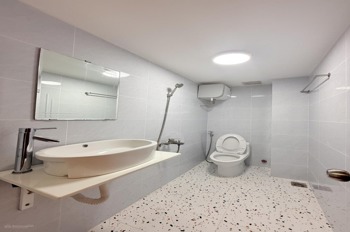 Nhà Ngang Khủng 5m, 5 Tầng, Hẻm Xe Tải - Bình Thạnh, Vị Trí Đắc Địa