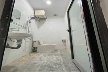 Bán nhà Quận Hoàng Mai: 31m2, 4 tầng, 6.5 tỷ, ngõ nông, gần ô tô