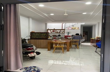 Nhà Đẹp, Vị Trí Đắc Địa - 2 Tầng, 3PN, Gần Vincom - Giá Tốt!