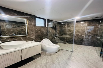 Bán nhà phố Tôn Thất Tùng, Đống Đa - 6 Tầng, Thang Máy, Giá Tốt