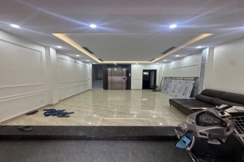 Siêu phẩm Nhà phố - Full Nội thất - Thang máy - Sát phố - Đỗ xe thỏa mái