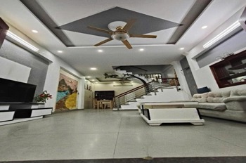 Bán nhà phố Tôn Thất Tùng 50m2, 4 Tầng, Giá 7.5 Tỷ - Vị Trí Đắc Địa