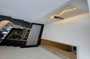 Nhà 2 Mặt Thoáng, Vị Trí Vàng Hai Bà Trưng - 6.75 Tỷ