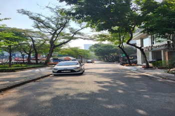 Biệt Thự KĐT Trung Yên Lô Góc 2 Mặt Ngõ - 215m2, Có Hầm, Giá 88 Tỷ