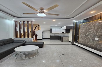 Nhà đẹp Thanh Am - Ô tô đỗ cổng, giá 5.15 tỷ - Vị trí trung tâm