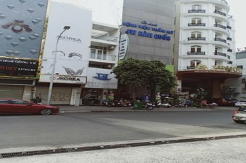 Bán nhà mặt tiền Quận 1, 3 lầu, 23 tỷ - Vị trí đắc địa, tiện kinh doanh