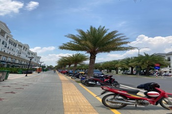 Cho Thuê Nhà Phố Thương Mại Broadway Vinhomes Grand Park - Mặt Tiền Đường Chính