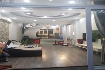 Bán nhà Quận 3, 4 tầng, 8.2 tỷ - Vị trí VIP, Full Nội Thất