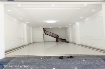 Bán nhà mới Lê Hồng Phong, Hà Đông: 36m2, 5 tầng, thang máy, ô tô đỗ cửa - 7.8 tỷ