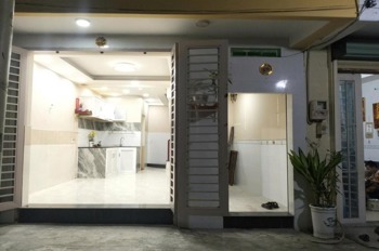 Nhà Hot 2 Tầng Thạnh Lộc, Q12: 26m2, Giá 1.x Tỷ - Vị Trí Đắc Địa