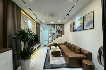 Bán Nhà Phân Lô Trần Duy Hưng, Cầu Giấy: Vị Trí Đẹp, Kinh Doanh Tốt