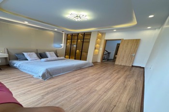 Bán nhà Trần Khát Chân: 54m2, Ô Tô Đỗ Cổng, Giá 8.x Tỷ