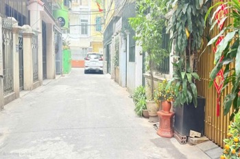 Bán Gấp Nhà Mặt Phố Trần Quốc Hoàn, Cầu Giấy, Hà Nội - 17.8 Tỷ, 50m2, 4PN