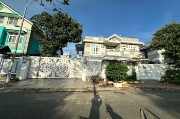 Bán Biệt Thự View Công Viên, Bình Lợi, Bình Thạnh - 15.5x20.7m - 33 tỷ