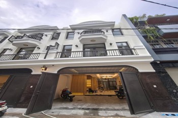 Bán nhà Quận 12: 1 Trệt 2 Lầu, 90m2, SHR, Hẻm Xe Hơi - Giá Tốt