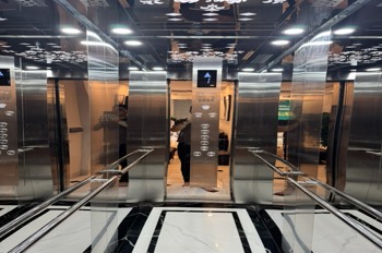 Nhà 7 Tầng Thang Máy, 44m² Đông Ngạc: Giá 9 Tỷ, Vị Trí Đắc Địa
