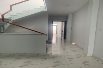 Bán Gấp Nhà 3 Tầng, 124m2, Quận 2 - Giá Chỉ 10 Tỷ 990 Triệu